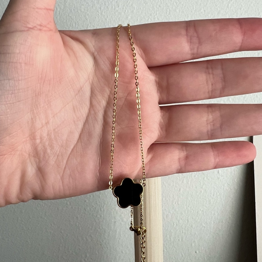 ✨Floral Pendant and Stud Set - Picture 2 of 8